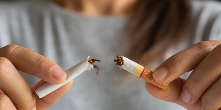 Artigo Seu cigarro pode impactar negativamente em sua coluna - agosto - 2021 - Dr. Alexandre Elias